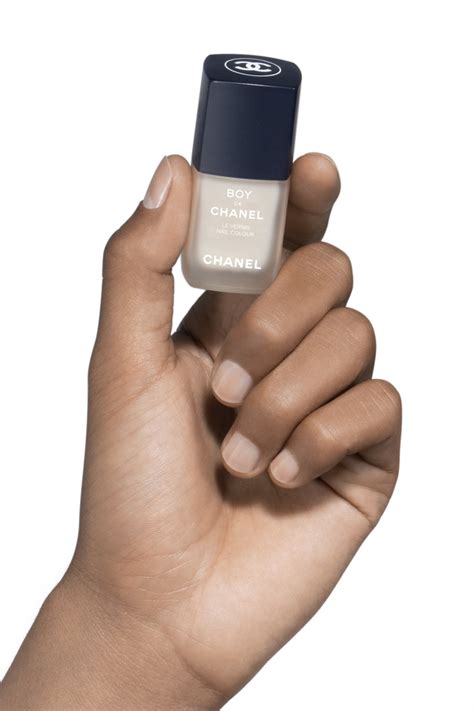 boy de chanel nail